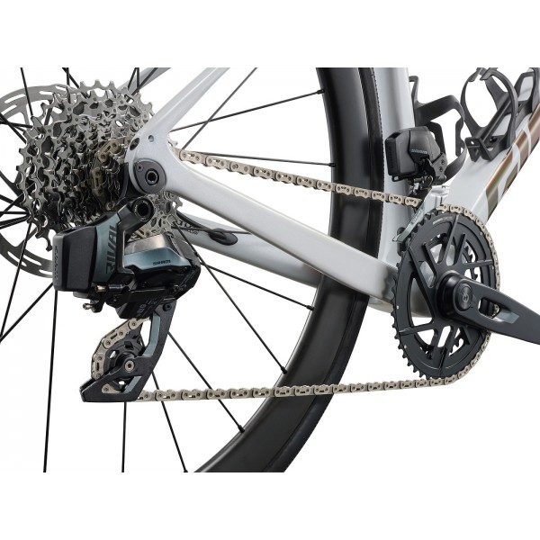 2026 Giant Defy Advanced Pro 1 Road Bike