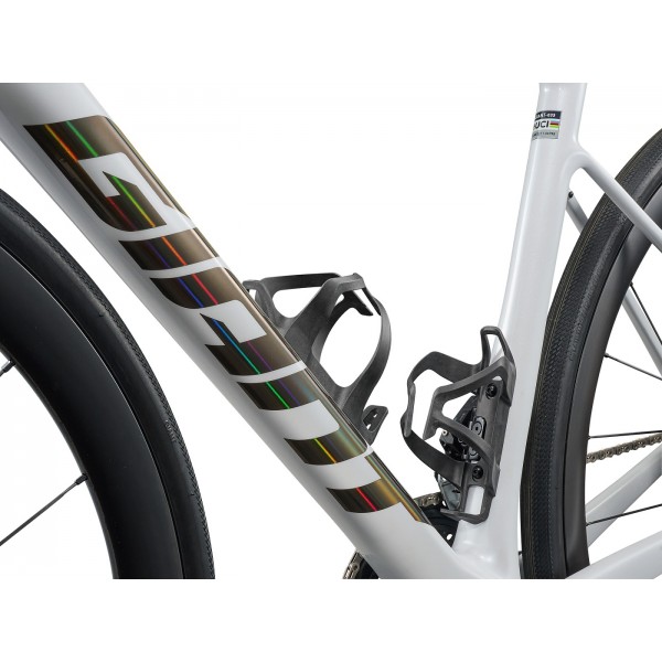 2026 Giant Defy Advanced Pro 1 Road Bike