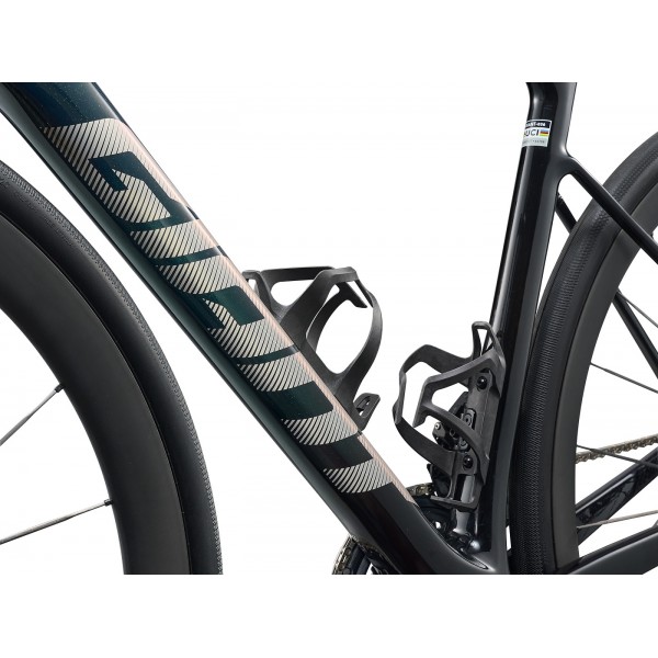 2026 Giant Defy Advanced SL 1 Road Bike