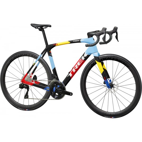 2024 Trek Domane SLR 6 Gen 4 Road Bike